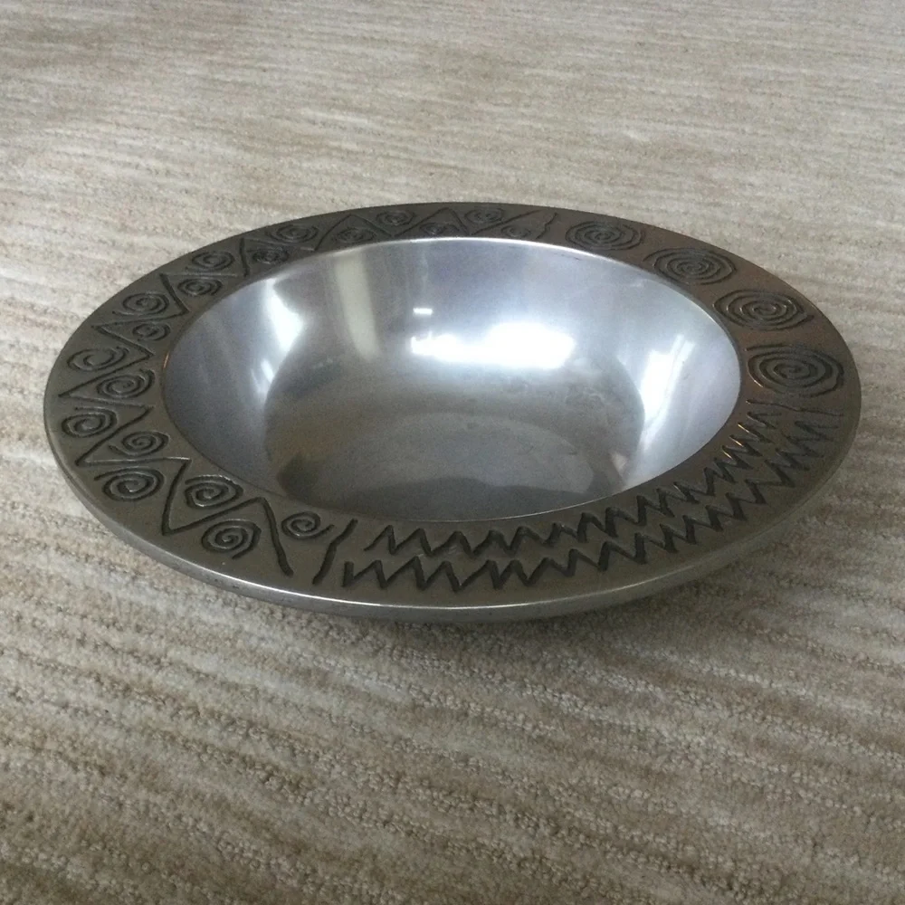 Reggae (Armetale, Holloware) by WILTON ARMETALE 10.5 inch Round Vegetable Bowl